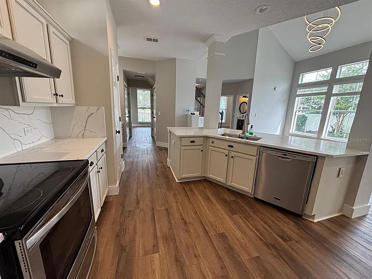 903 Yew Ct — Photo 22