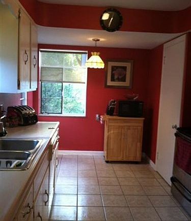 4th image of 23625 Belmont Dr