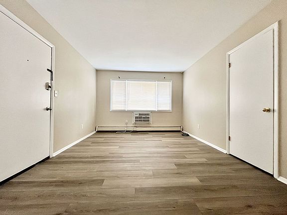 4th image of 2633 Woodward Ave SW APT F
