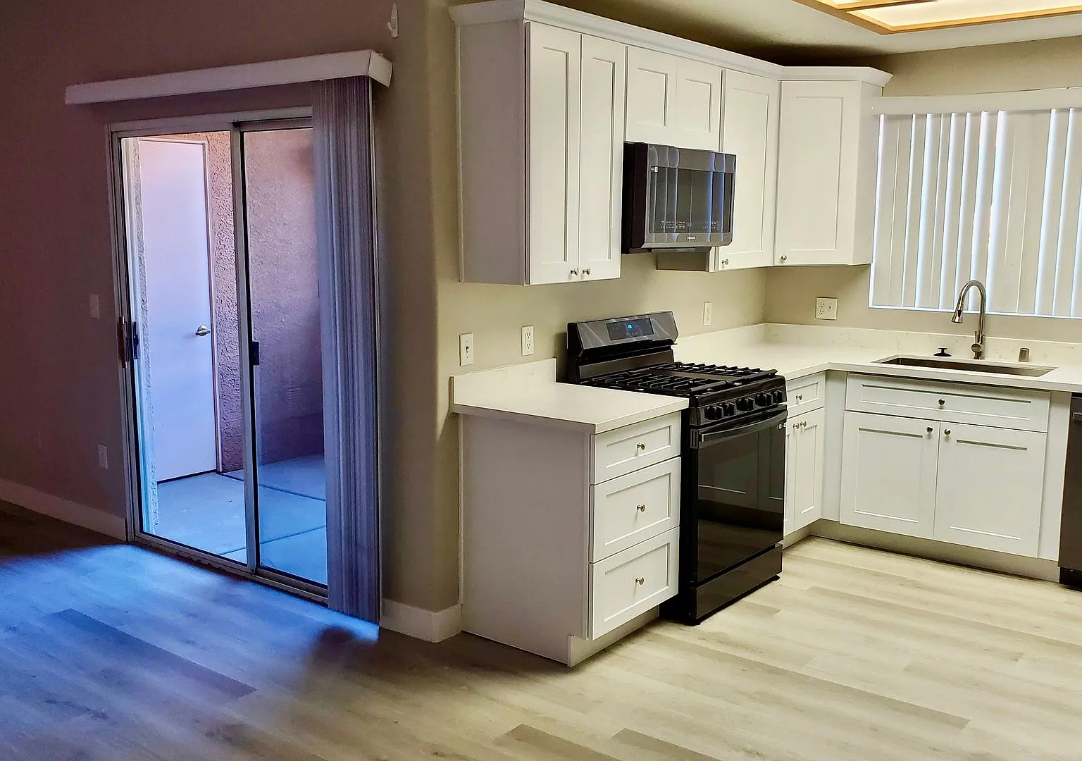2 Bedroom 2 Bath Lower Lever Henderson Condo-Sunridge Heights — Photo 1