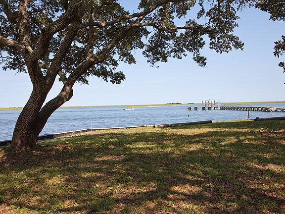 3rd image of 4615b Serenity Point