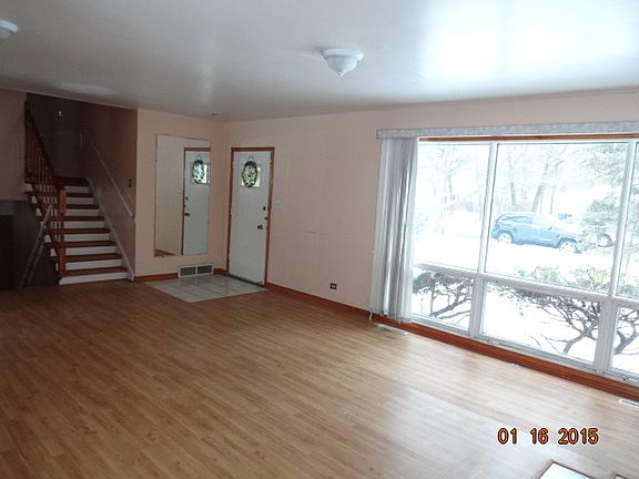 4th image of 815 Brown Ave