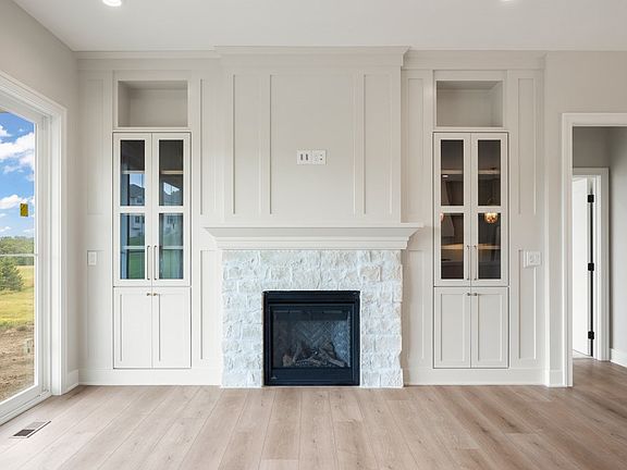 5th image of 210 Boulder Pointe