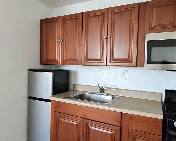 118 NE 1st Ave #H1 — Photo 4