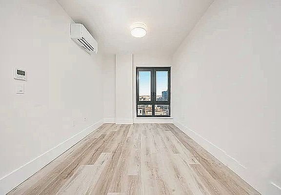 5th image of 1510 Gates Ave #360