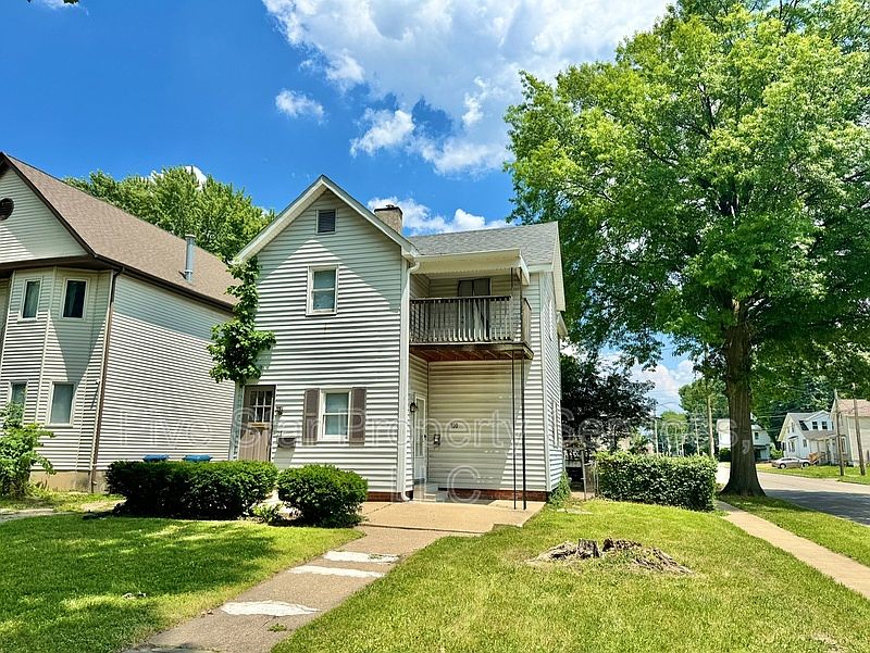 1st image of 100 1/2 N State St