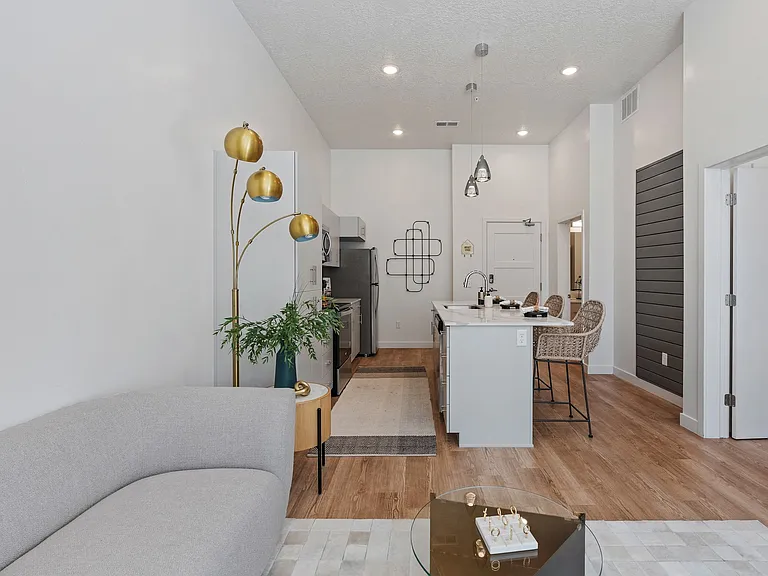SevenO2 Main Apartments — Photo 32