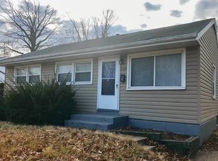 330 Lancashire Rd, Saint Louis, MO 63137