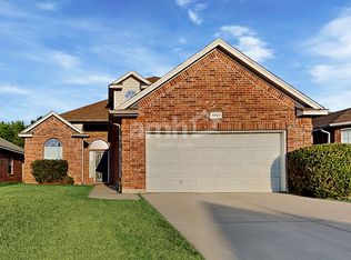 9721 Minton Dr, Fort Worth, TX 76108