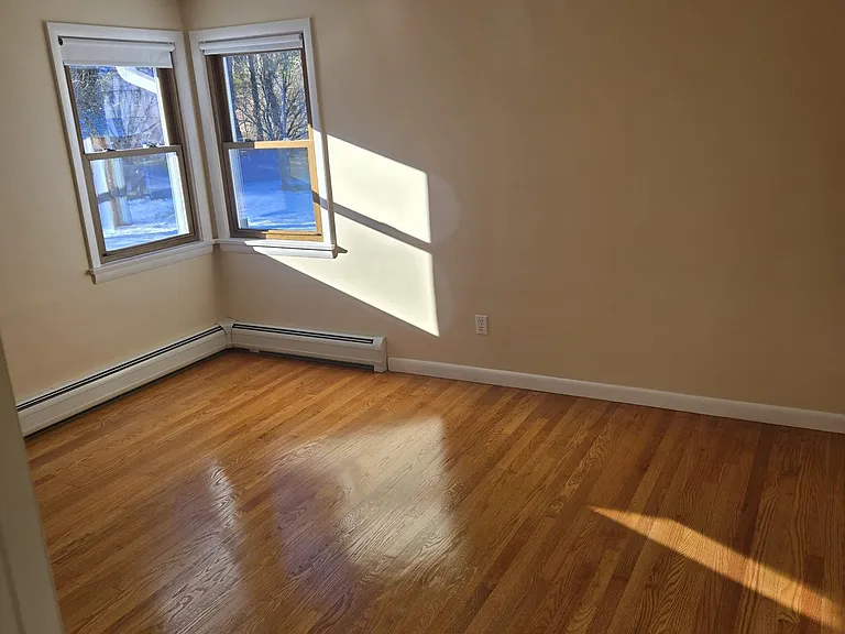 9 Sunnyside Ter — Photo 13