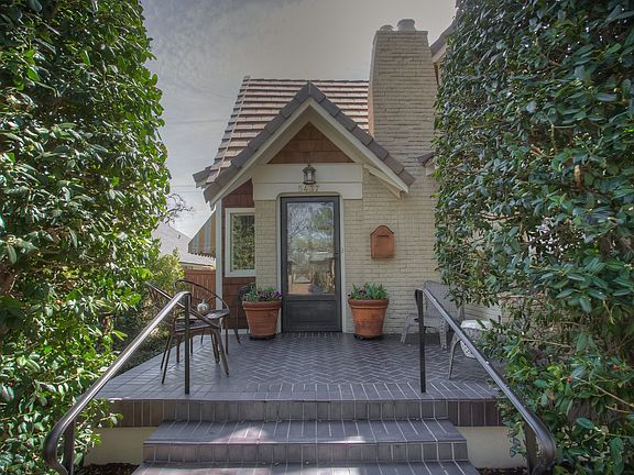 5th image of 5437 Collinwood Ave