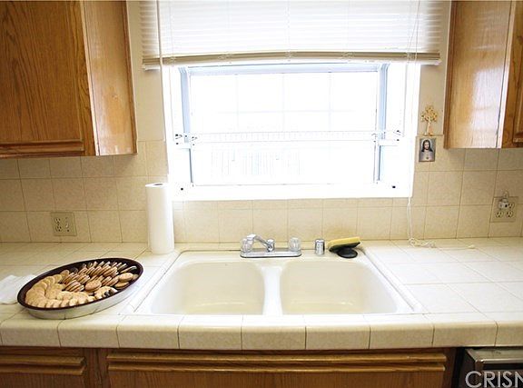 5th image of 5791 Hillview Park Ave