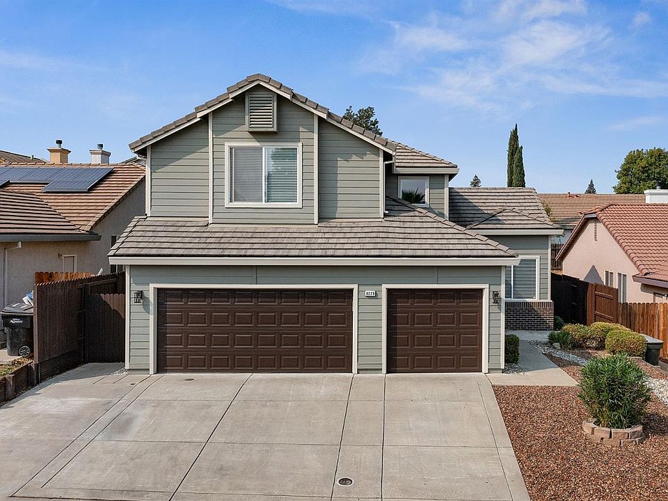 2nd image of 8229 Carriage Oaks Way