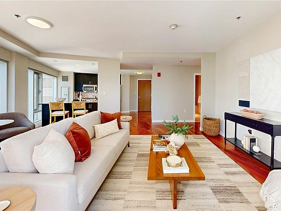 3rd image of 100 Exchange St Unit 606