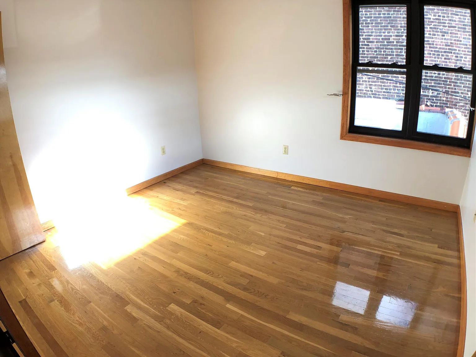 2 bed, 1000 sqft, $2,100 — Photo 1