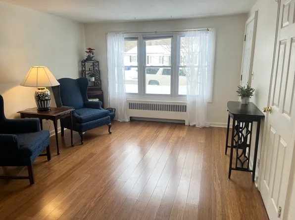 12 Marion Rd #12, Bedford, MA 01730