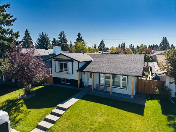 1215 N Lake Twintree Dr SE, Calgary, AB T2J 2W9