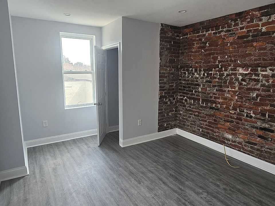 Back bedroom