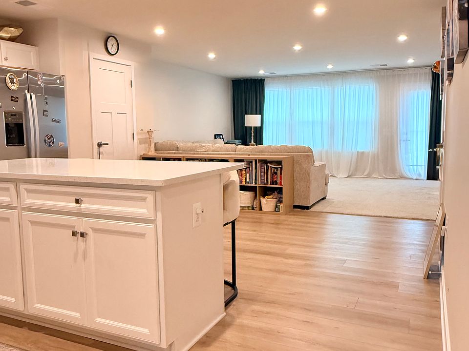 1st image of 4741 Hardwell St
