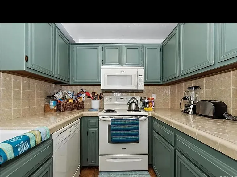 27657 Peninsula Dr — Photo 15