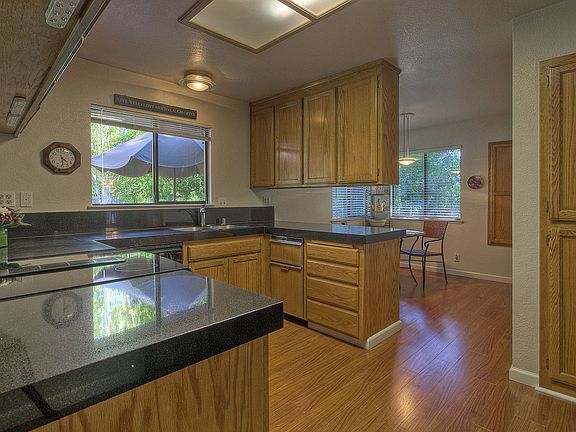 3rd image of 3162 Piper Ct