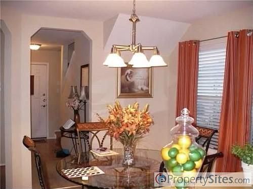 5th image of 18025 Majestic Elm Ln