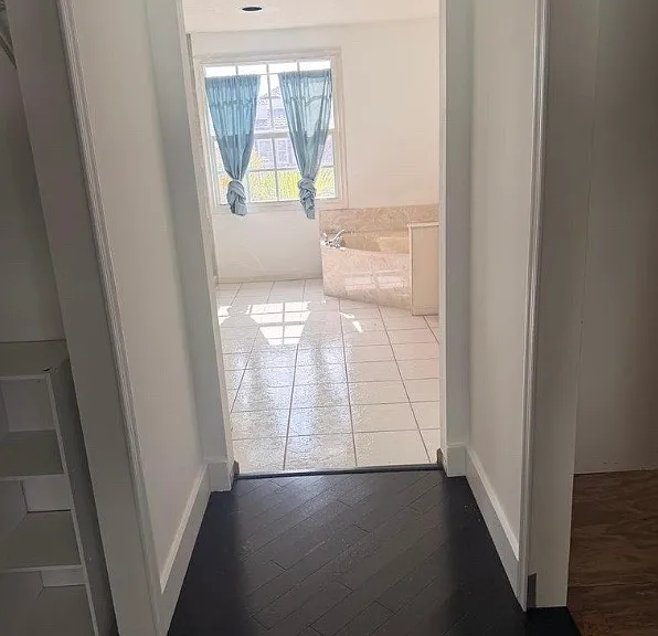 1226 Avondale Ln — Photo 5