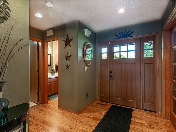 4th image of 18670 Lassen Ct