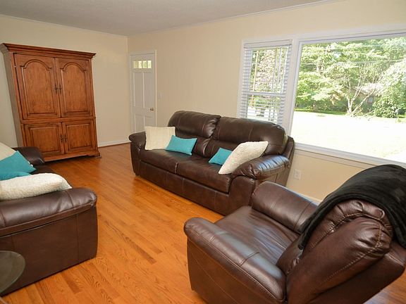 3rd image of 757 Gatewood Ave