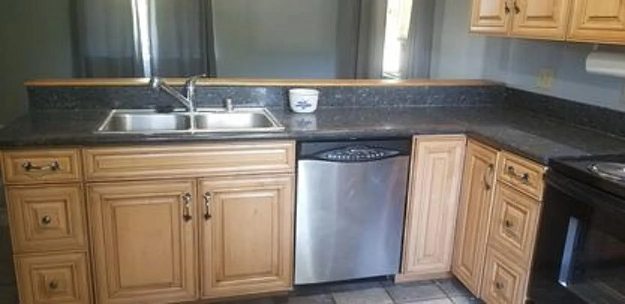7031 Mills Ln — Photo 3