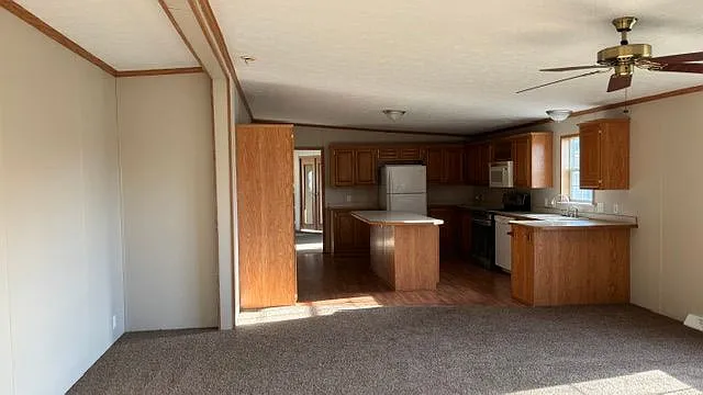 801 Franklin Blvd — Photo 10
