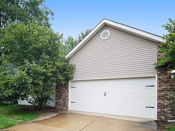 3rd image of 2832 Howard Castle Dr