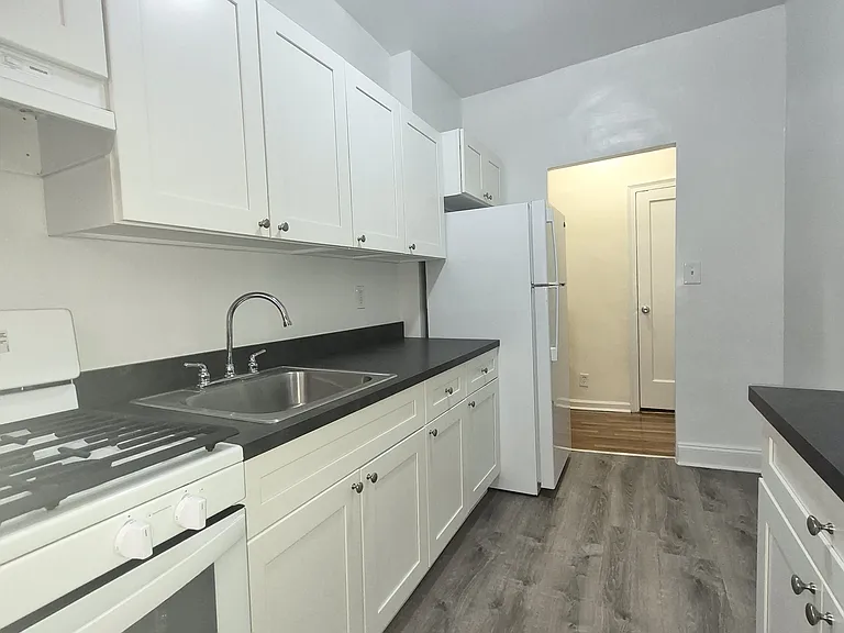 77-44 Austin St #X — Photo 2