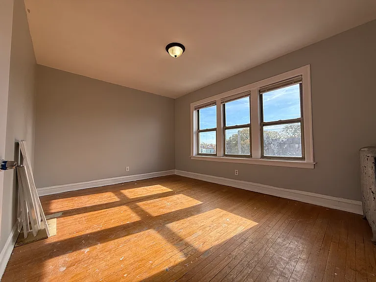 8241 S Langley Ave #3 — Photo 8