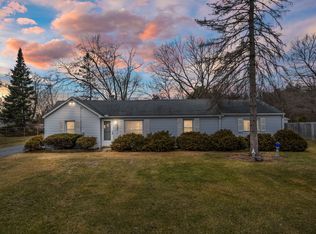 2671 Marlington Rd, Waterford, MI 48329