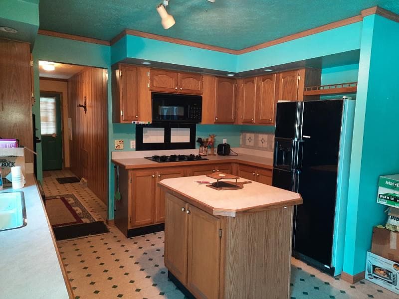 313 Pine St, Omer, MI 48749 Zillow