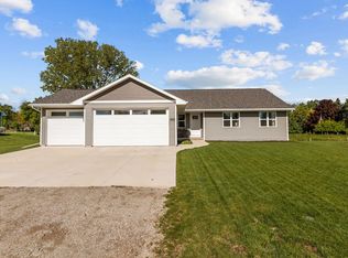 4321 Lakeland Dr, Oshkosh, WI 54904