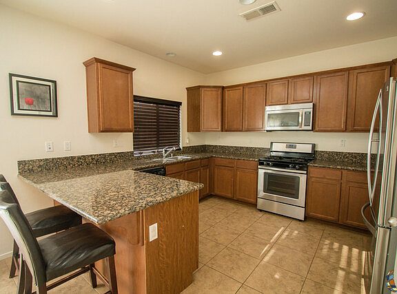 4th image of 2555 Valle Verde Ln