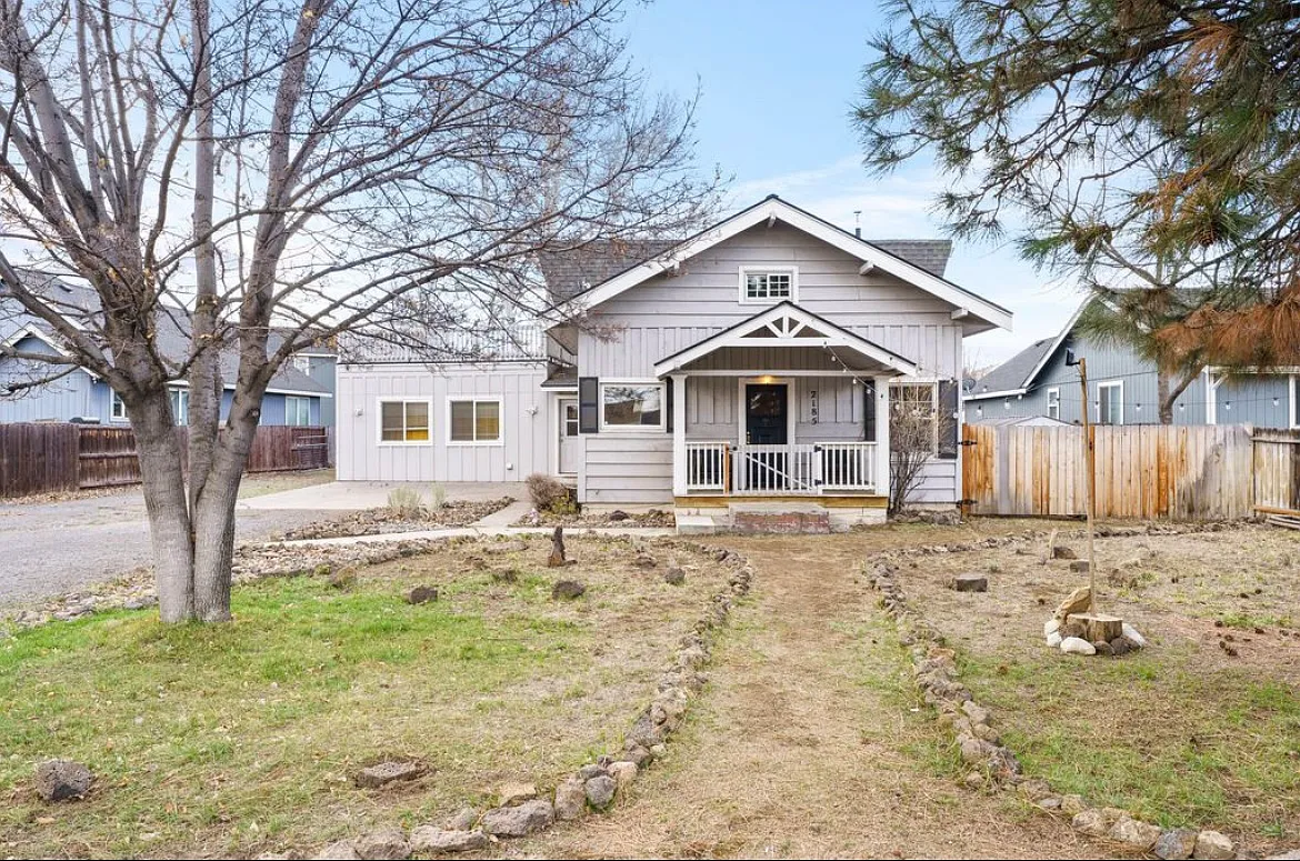 2185 NE Butler Market Rd — Photo 1