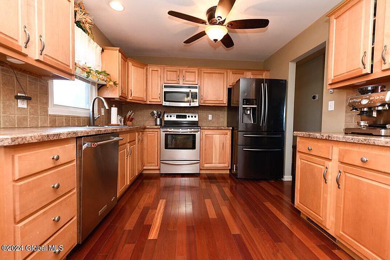 5th image of 9 Arthur Drive