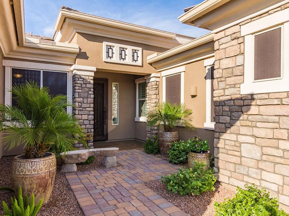 1st image of 3520 E Lantana Dr