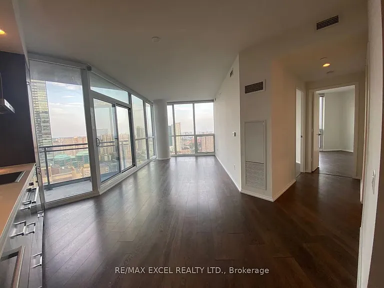 45 Charles St E #3312 — Photo 15