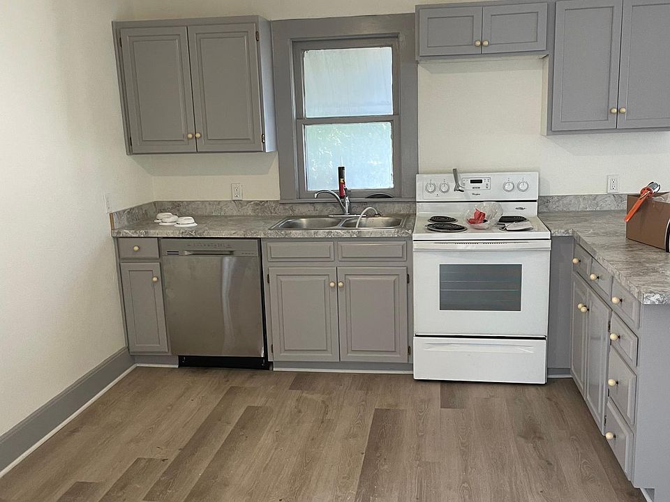 1st image of 1415 W Avenue E