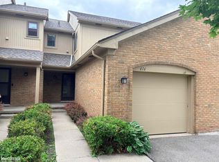 616 Byron Ct, Rochester Hills, MI 48307