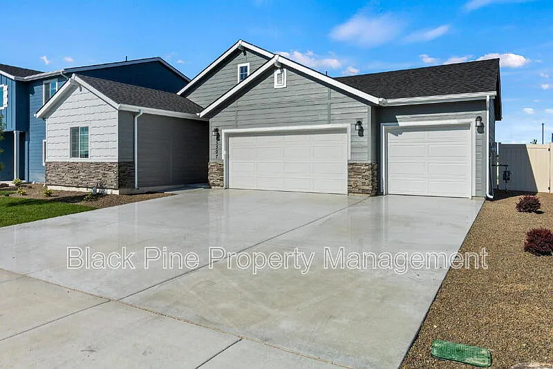 Building Photo - 15307 Cloud Crest Ave