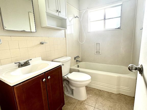 5th image of 2811 Duncan Dr #1-B-1
