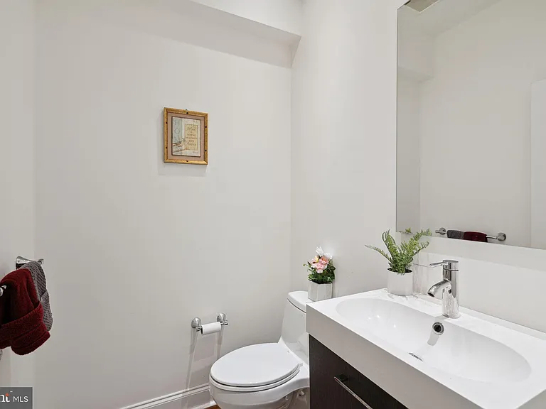501 Vine St #2 — Photo 17