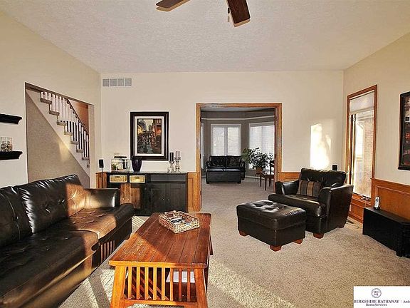 5th image of 310 N 163rd St