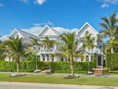 915 10th AVE S, Naples, FL, 34102