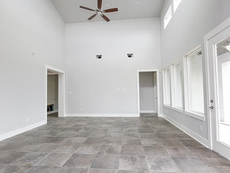 1314 Clayton Nolen Dr — Photo 29